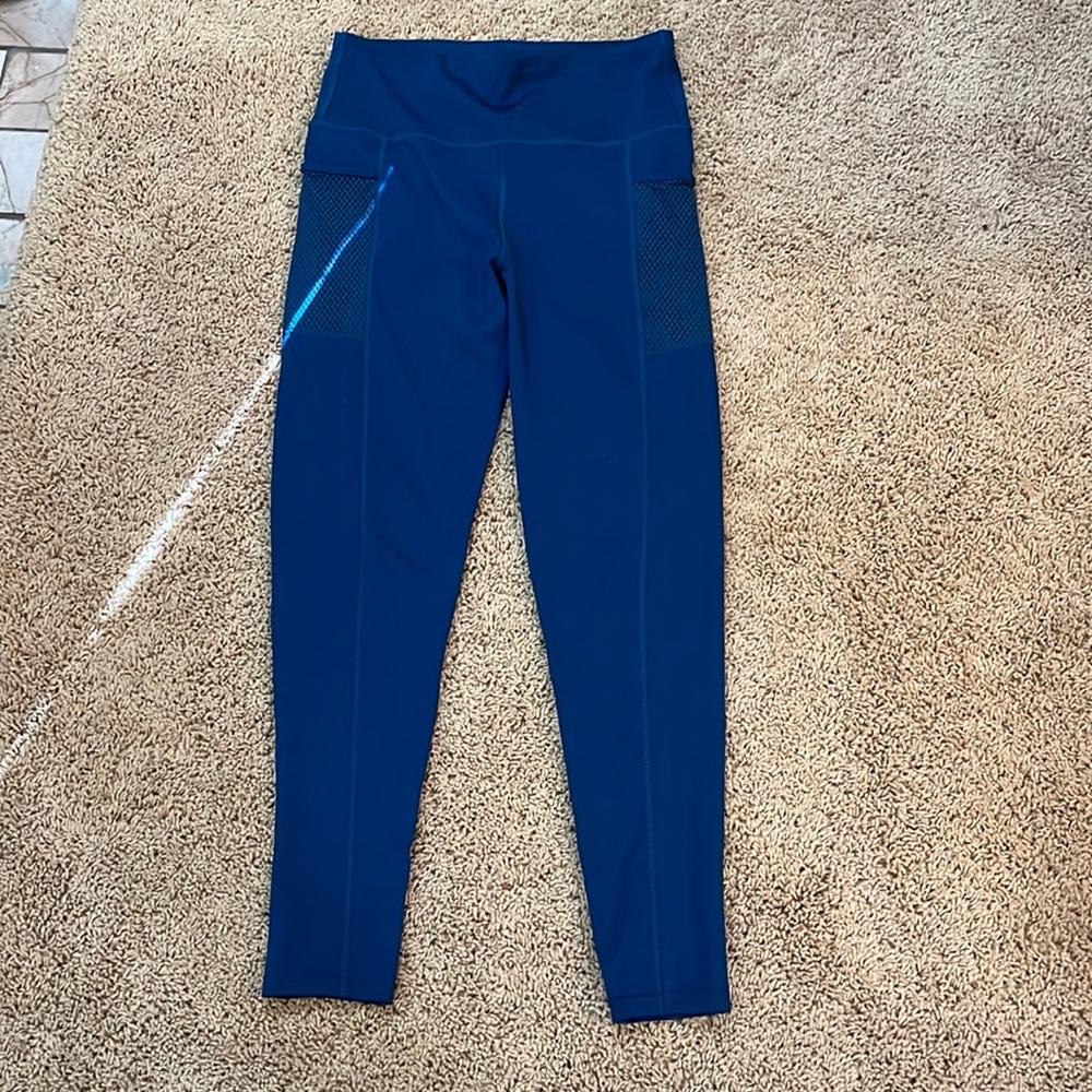 Daisy Fuentes Fit Size Medium